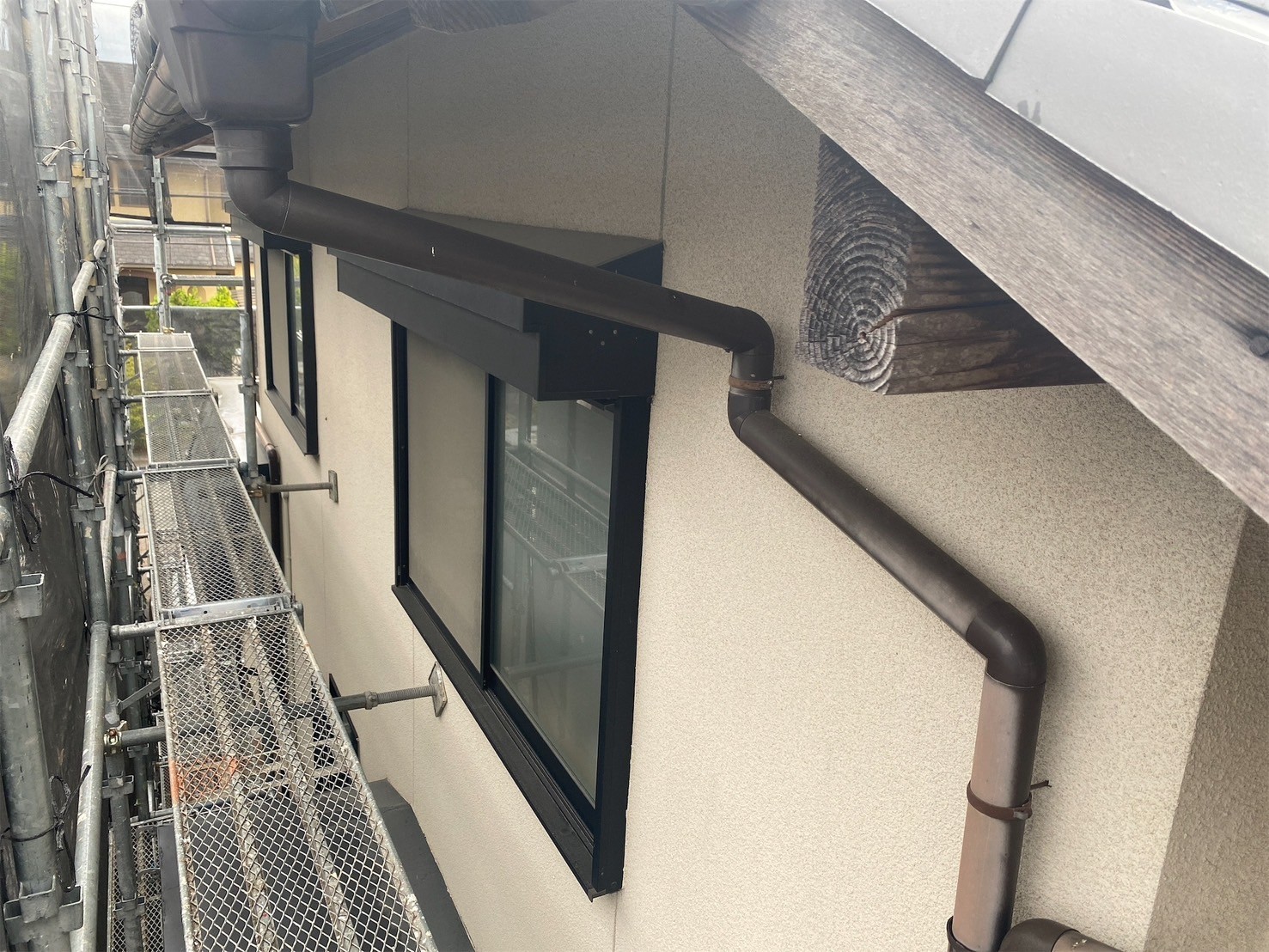 三田市けやき台のK様邸_ベランダからの漏水により梁が下がった戸建の改修工事