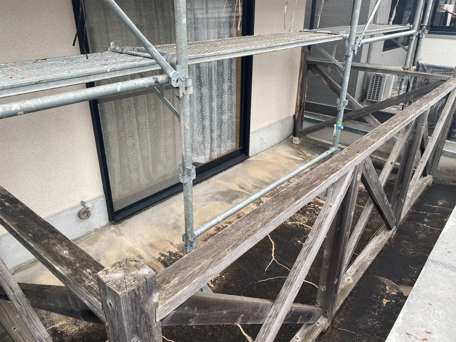三田市けやき台のK様邸_ベランダからの漏水により梁が下がった戸建の改修工事